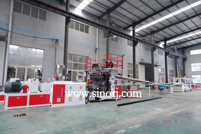 出口中東的格柵板，大理石板，碳晶板生產(chǎn)線發(fā)貨。